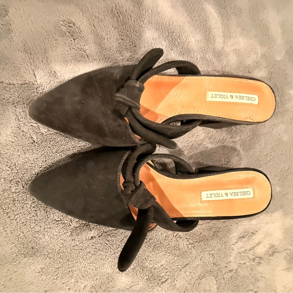Chelsea & Violet Women's Black Shoes